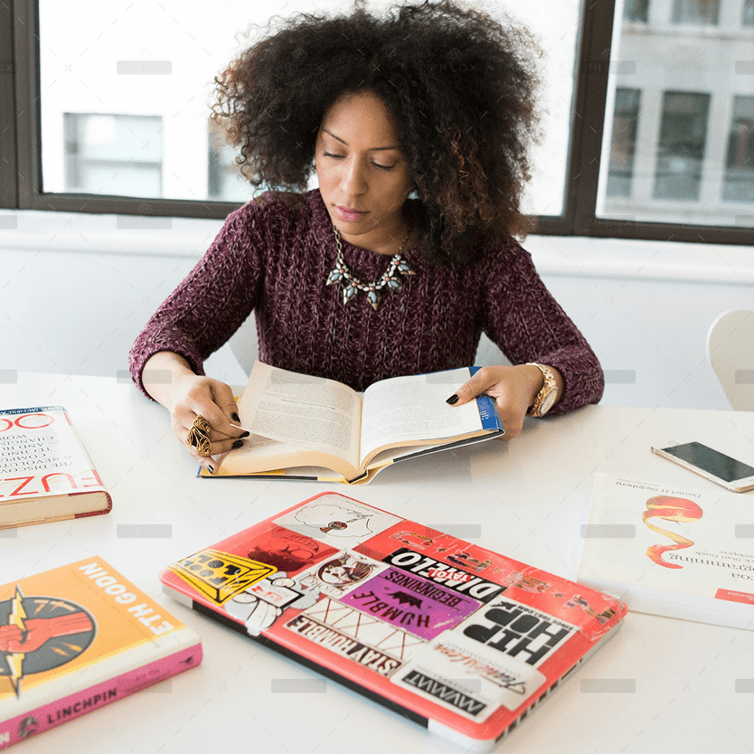 demo-attachment-1302-christina-wocintechchat-com-PeGY2dwkLgA-unsplash-1-3